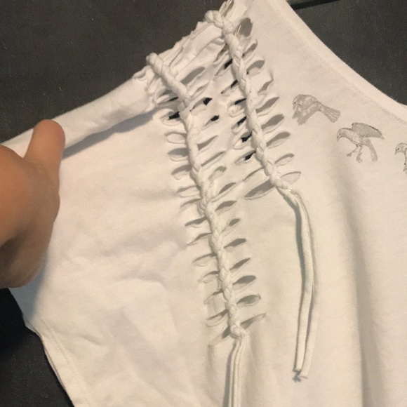 Off the shoulder Fox Tee - Picture 4 of 5